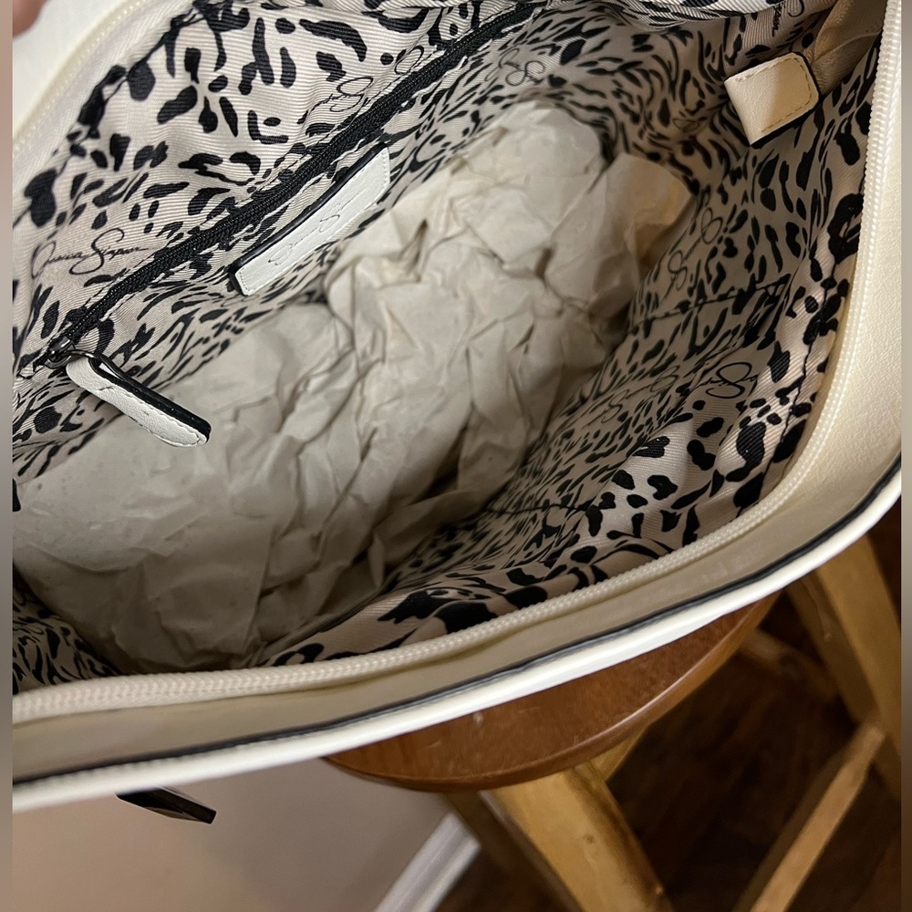 Jessica Simpson White and Black Shoulder Bag - Picture 5 of 7